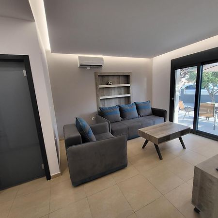 אפרטהוטל Kallithea  Radina Family מראה חיצוני תמונה