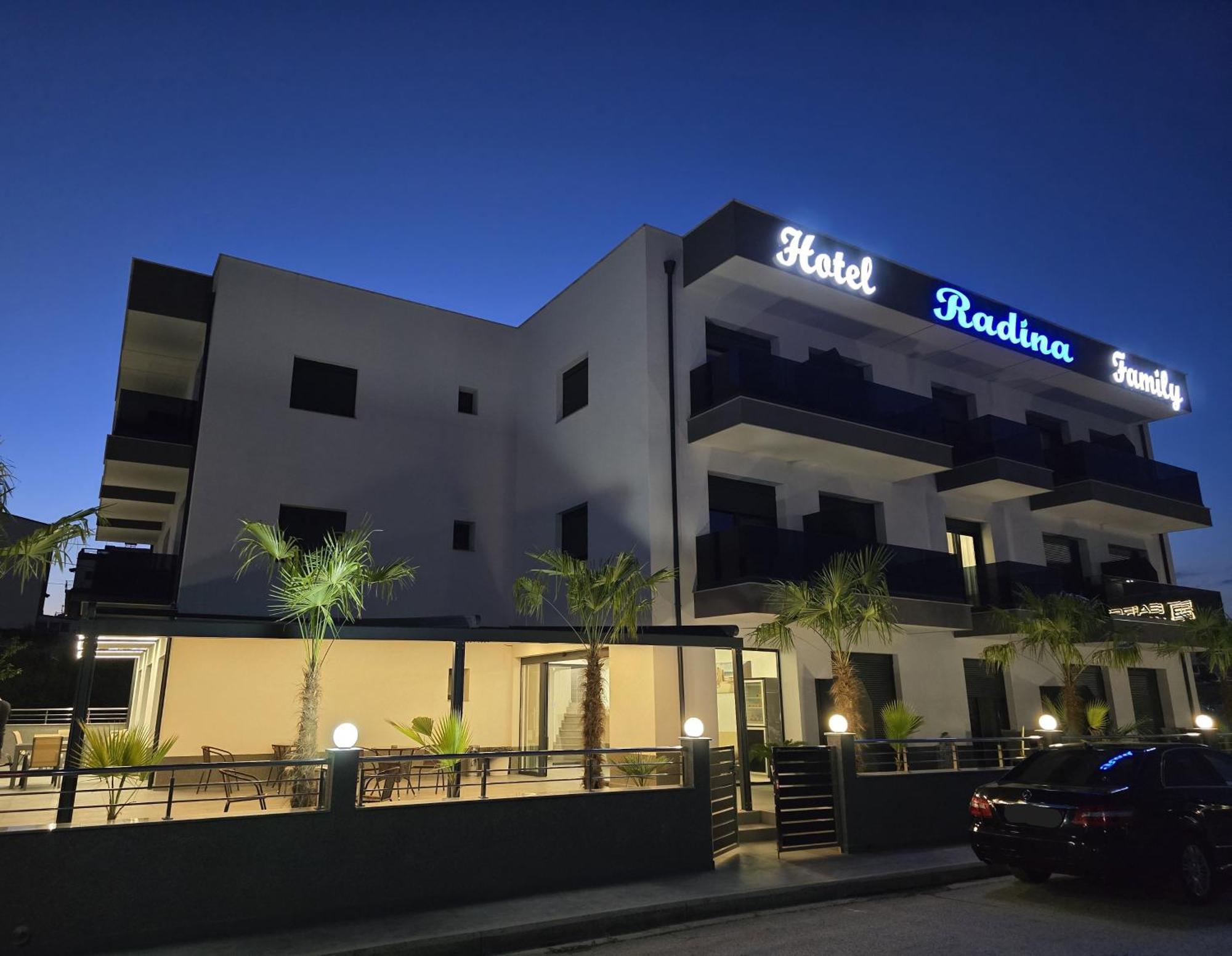 אפרטהוטל Kallithea  Radina Family מראה חיצוני תמונה